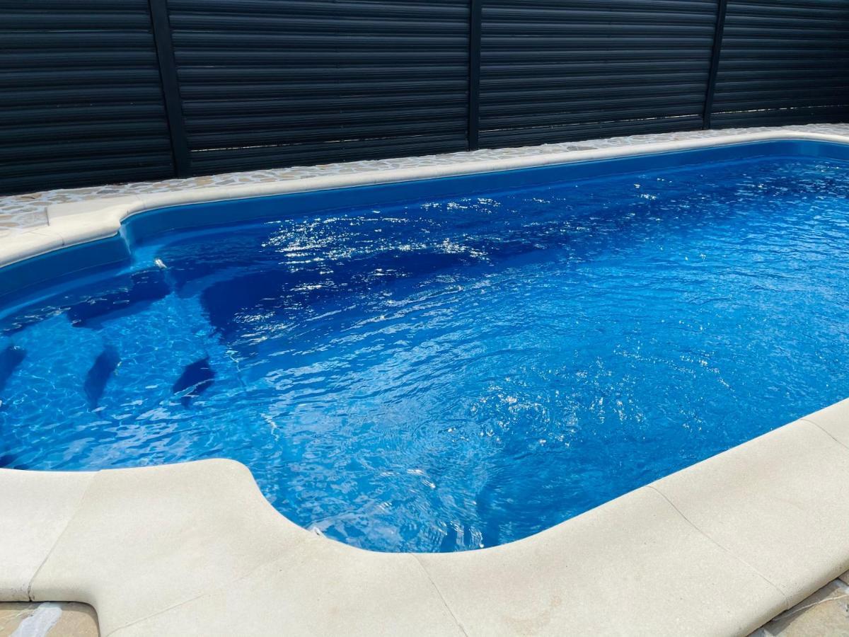 Luxury 3 Bedroom Pool Villa Gulia Exterior photo